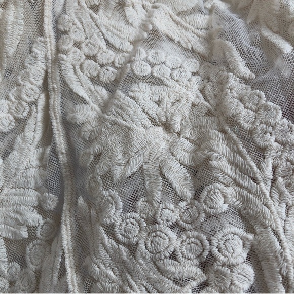 American Rag Cie cream lace embroidered tunic length top 3/4 sleeve L - Picture 7 of 8